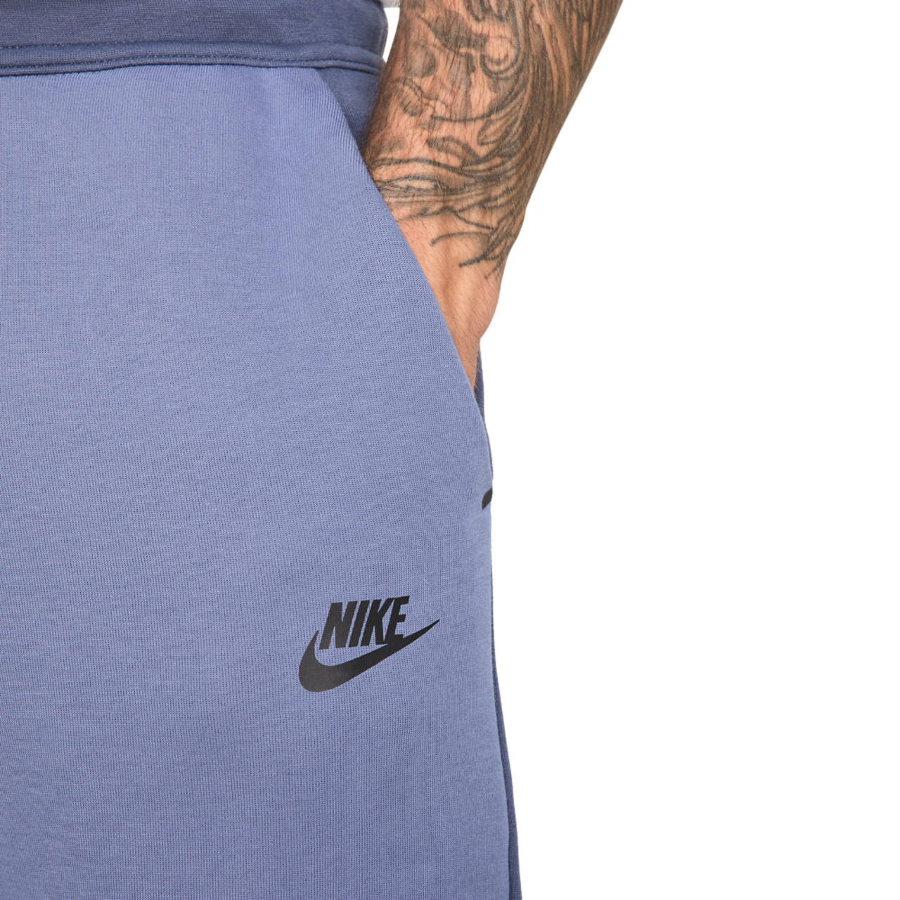 Nike Tech Fleece Image 4 of 5. Tap to open photo gallery.