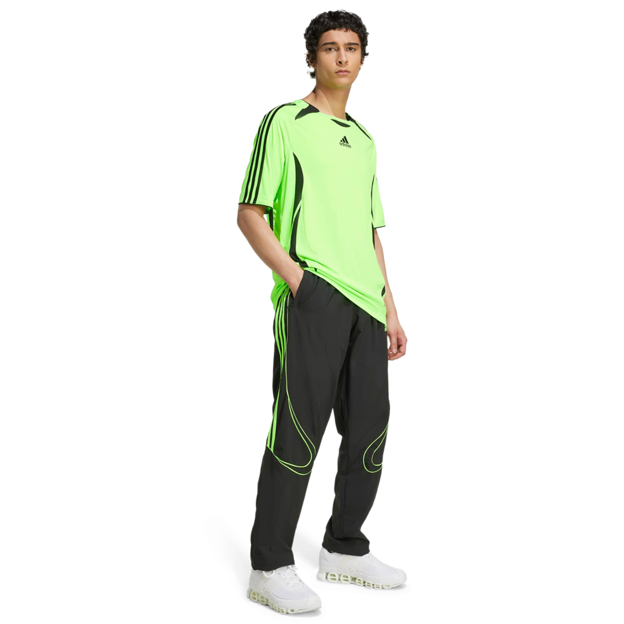 adidas Teamgeist Imagen 2 de 4. Toque para abrir la galería de fotos.