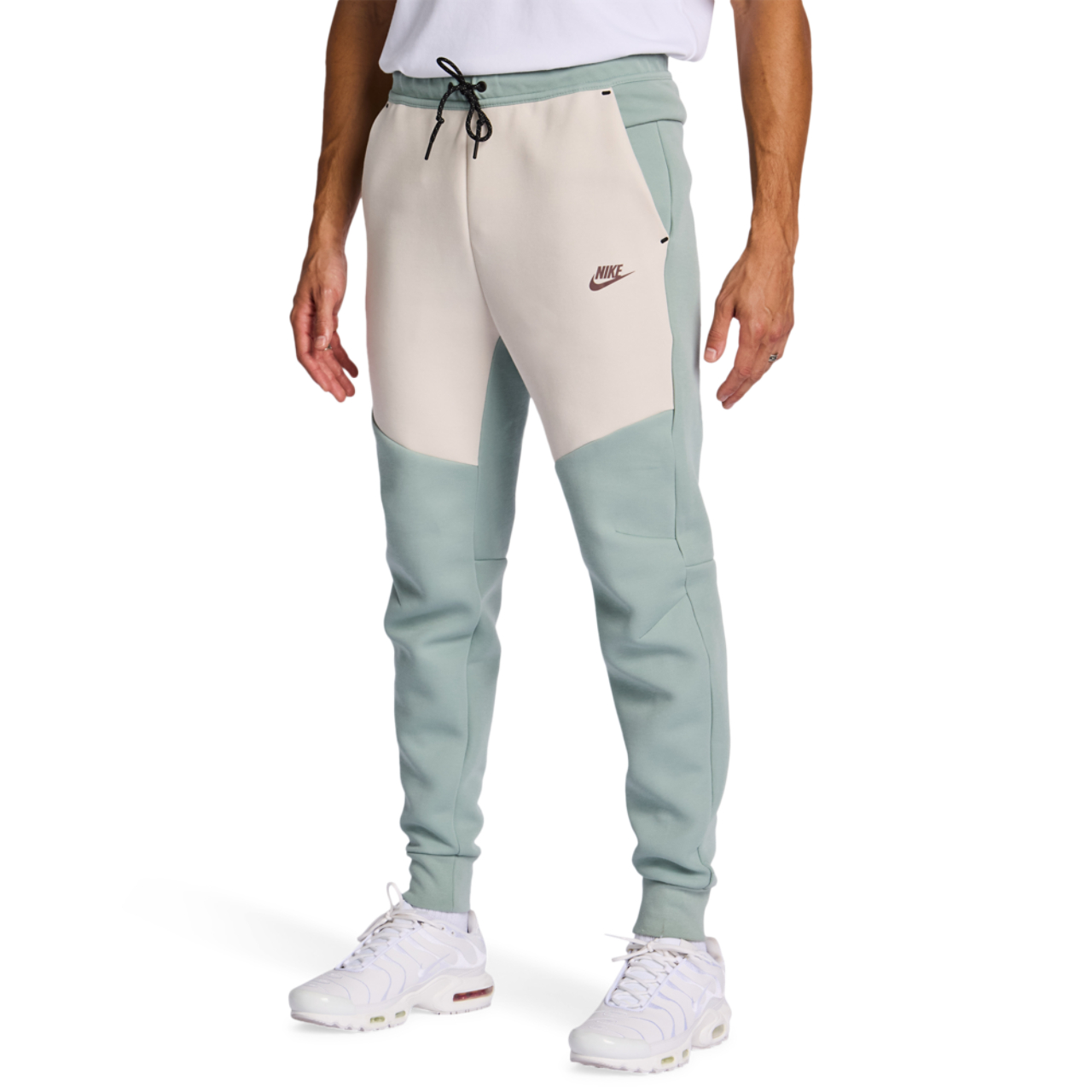Nike Tech Fleece Afbeelding 1 van 6. Tik om de fotogalerij te openen..