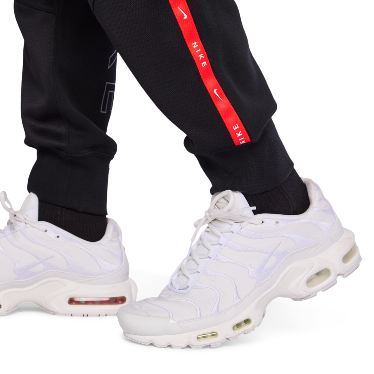 Nike Swoosh Air Bild 6 von 6. Antippen, um die Fotogalerie zu öffnen.