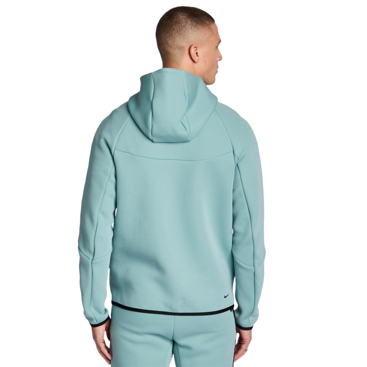 Nike Tech Fleece Image 4 of 8. Tap to open photo gallery.