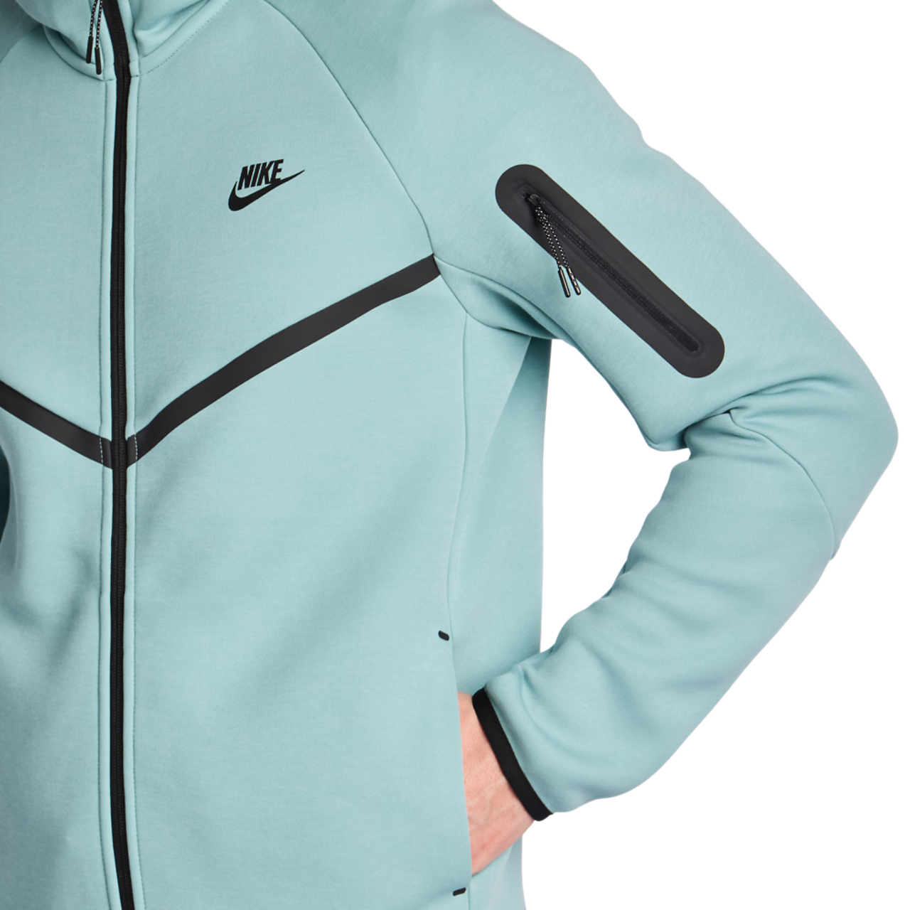 Nike Tech Fleece Image 5 of 8. Tap to open photo gallery.