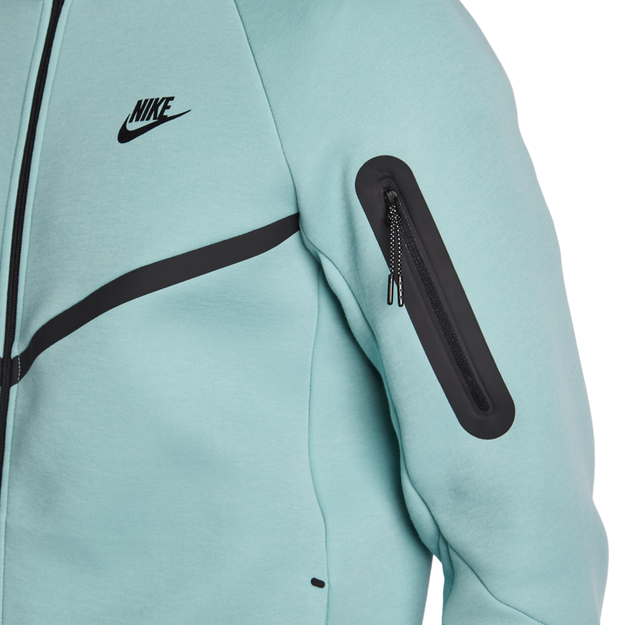 Nike Tech Fleece Image 6 of 8. Tap to open photo gallery.