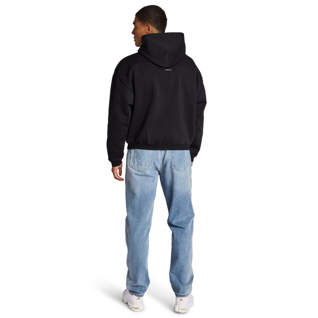 Nike Standard Issue Bild 3 von 8. Antippen, um die Fotogalerie zu öffnen.