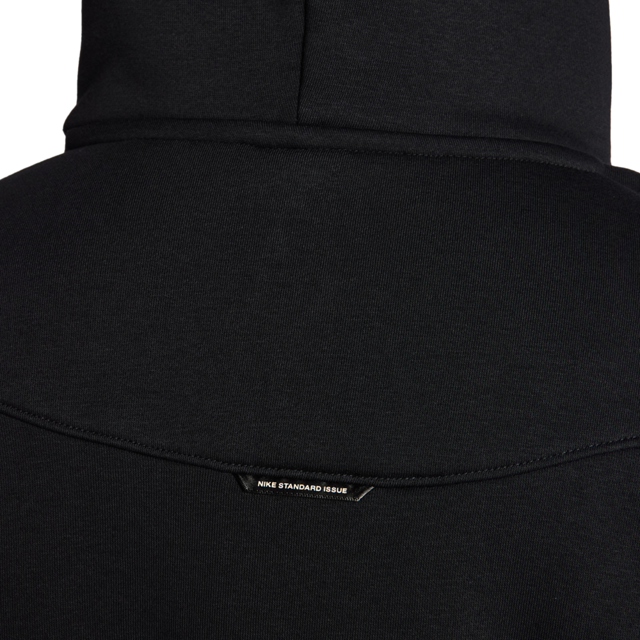 Nike Standard Issue Bild 7 von 8. Antippen, um die Fotogalerie zu öffnen.