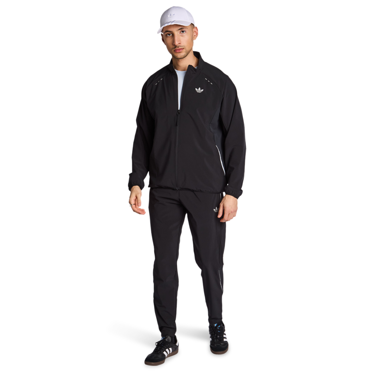 adidas Tech Essentials Imagen 2 de 6. Toque para abrir la galería de fotos.