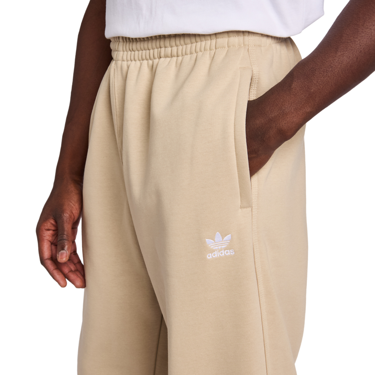 adidas Adicolor Essentials Imagen 5 de 6. Toque para abrir la galería de fotos.