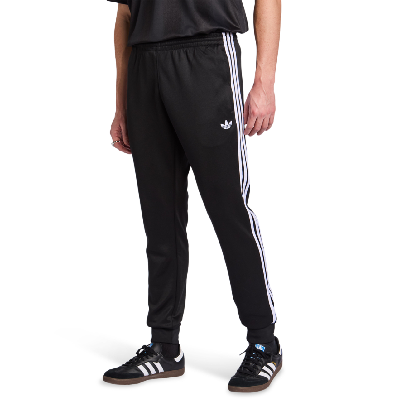 adidas Superstar Afbeelding 1 van 6. Tik om de fotogalerij te openen..
