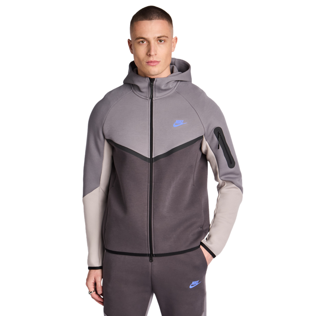 Nike Tech Fleece Image 1 sur 6. Appuyez pour ouvrir la galerie de photos.