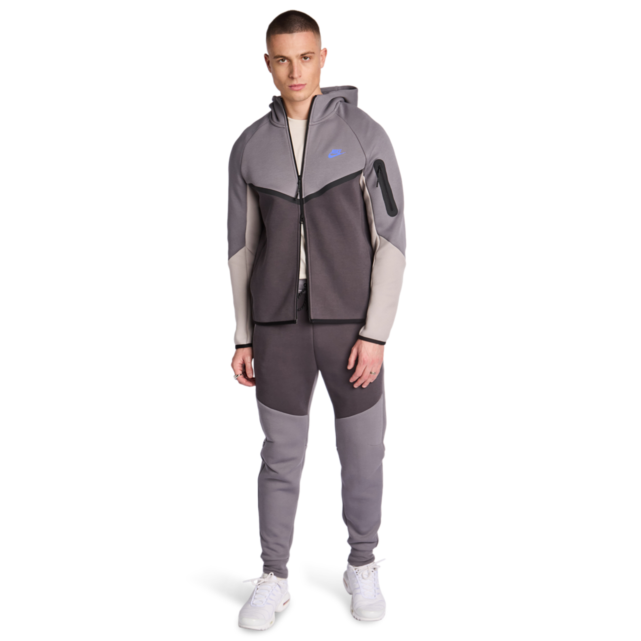 Nike Tech Fleece Image 2 sur 6. Appuyez pour ouvrir la galerie de photos.