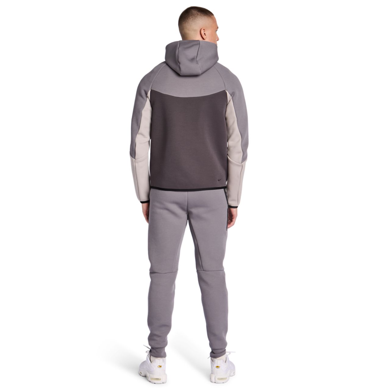 Nike Tech Fleece Image 3 sur 6. Appuyez pour ouvrir la galerie de photos.