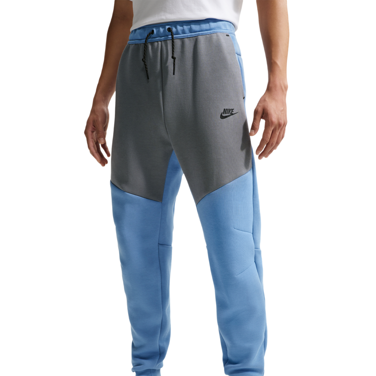 Nike Tech Fleece Bild 1 von 5. Antippen, um die Fotogalerie zu öffnen.