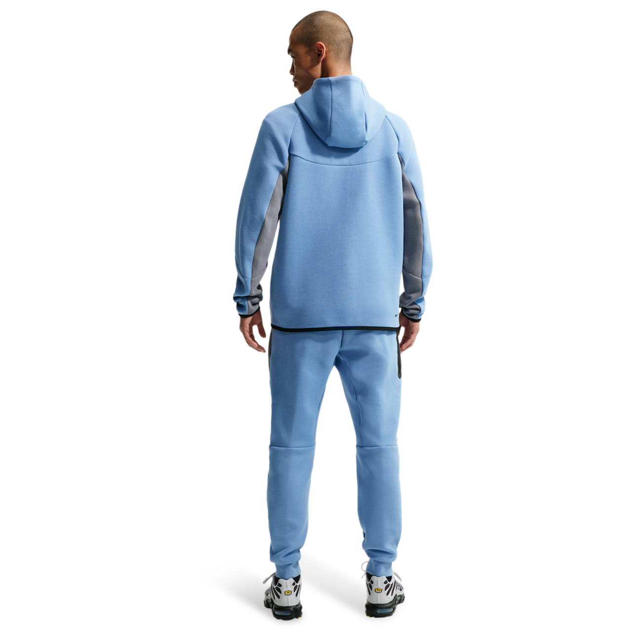 Nike Tech Fleece Bild 5 von 5. Antippen, um die Fotogalerie zu öffnen.
