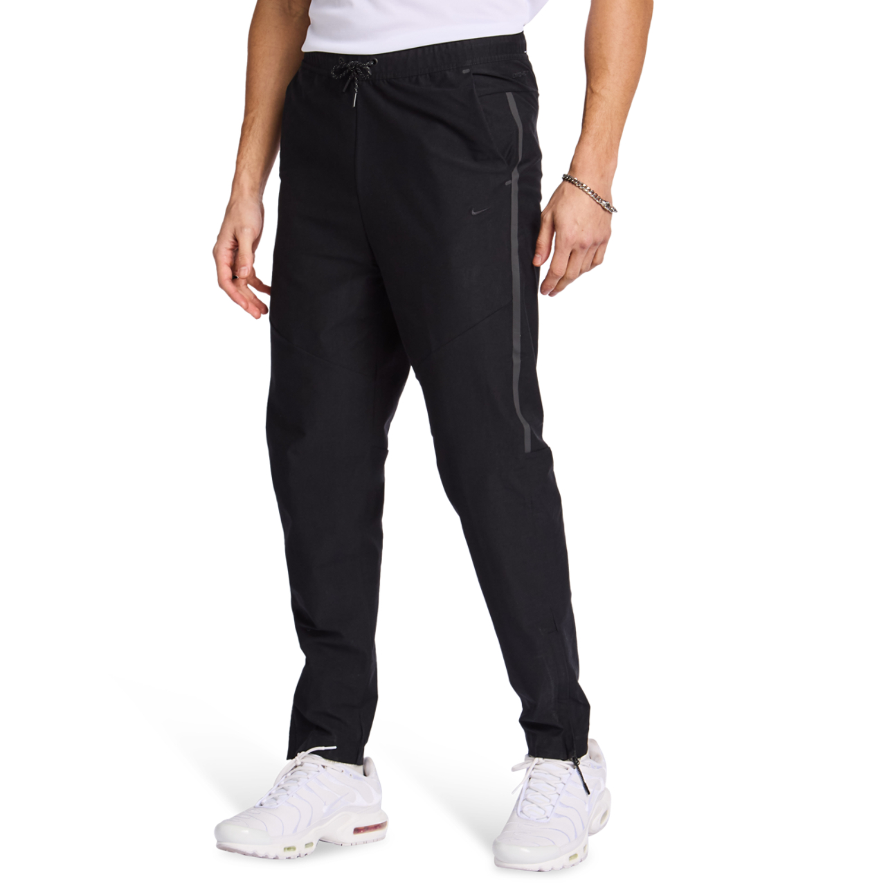 Nike Tech Shori Imagen 1 de 7. Toque para abrir la galería de fotos.