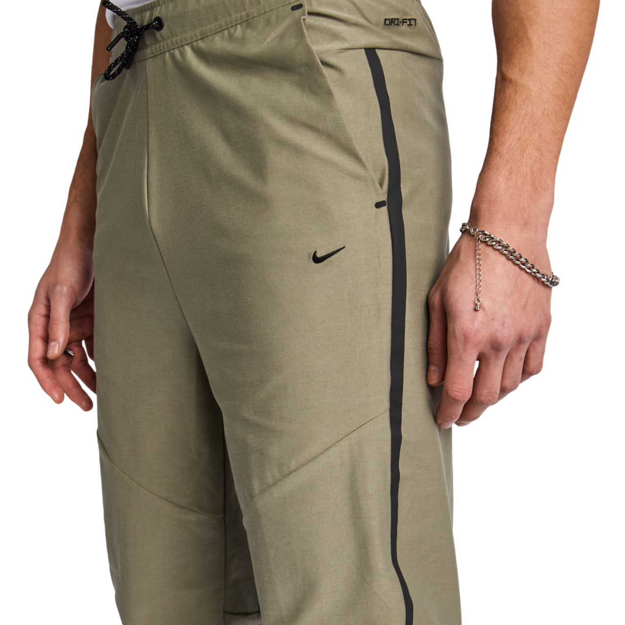 Nike Tech Shori Image 5 of 7. Tap to open photo gallery.