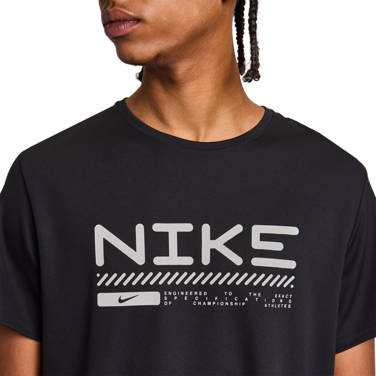Nike Miler Afbeelding 5 van 5. Tik om de fotogalerij te openen..
