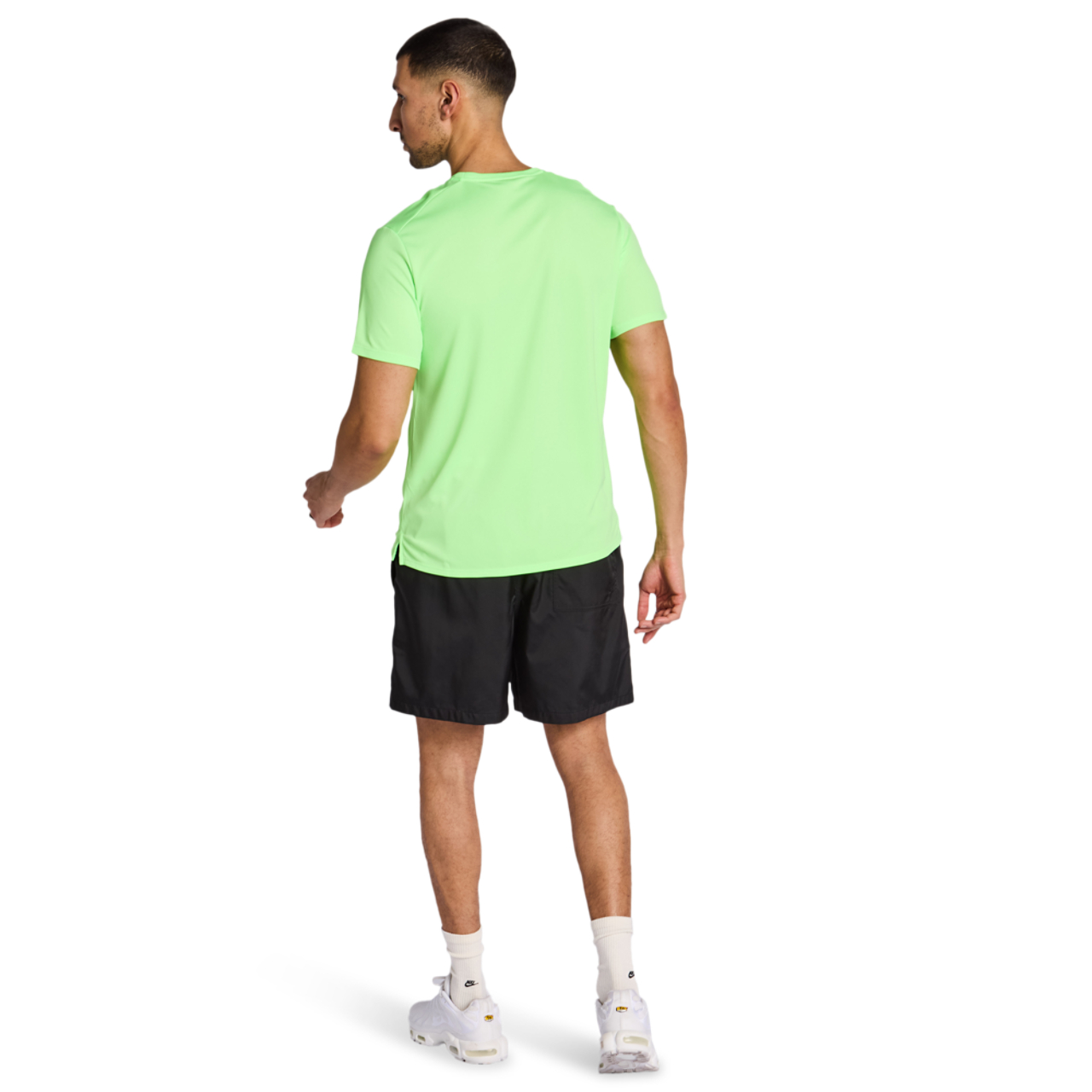 Nike Miler Bild 3 von 5. Antippen, um die Fotogalerie zu öffnen.