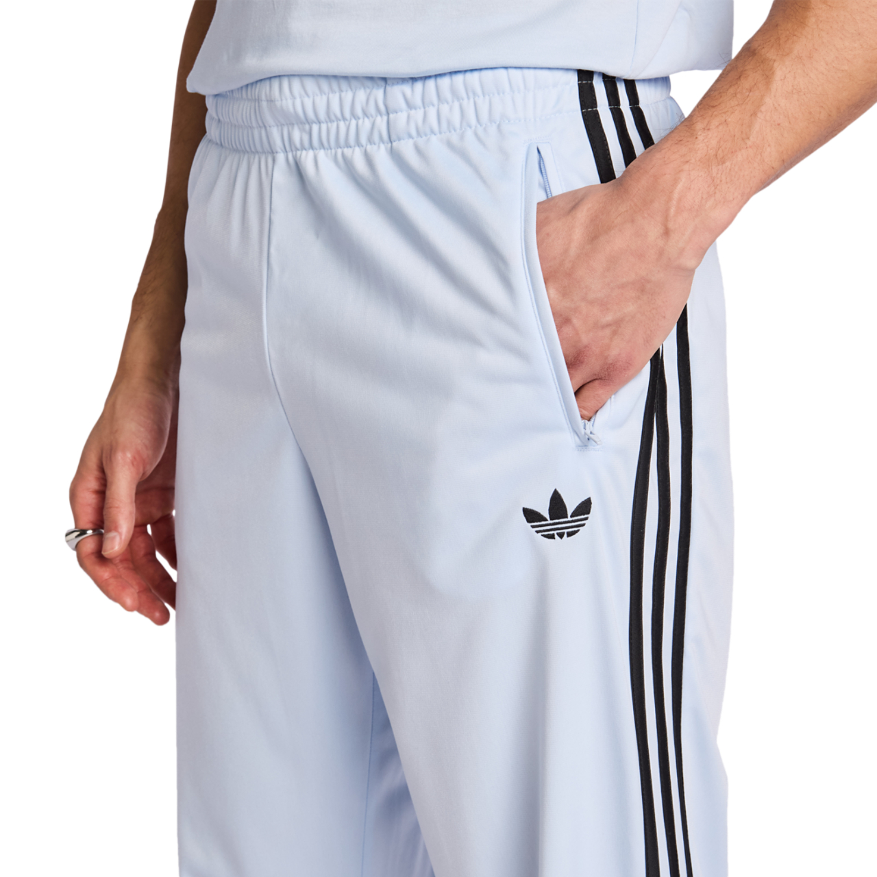 adidas Firebird Bild 6 von 7. Antippen, um die Fotogalerie zu öffnen.
