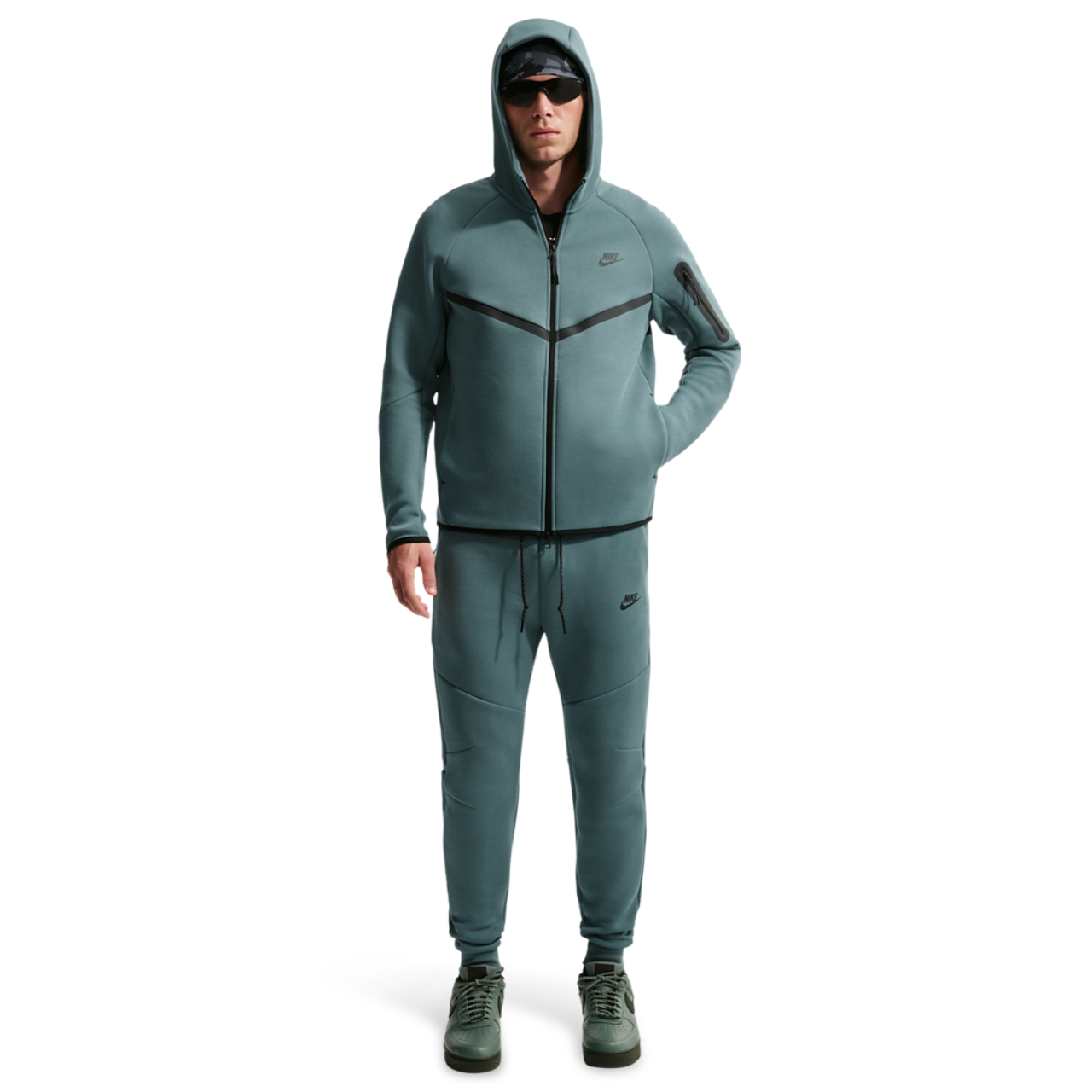 Nike Tech Fleece Image 2 sur 4. Appuyez pour ouvrir la galerie de photos.