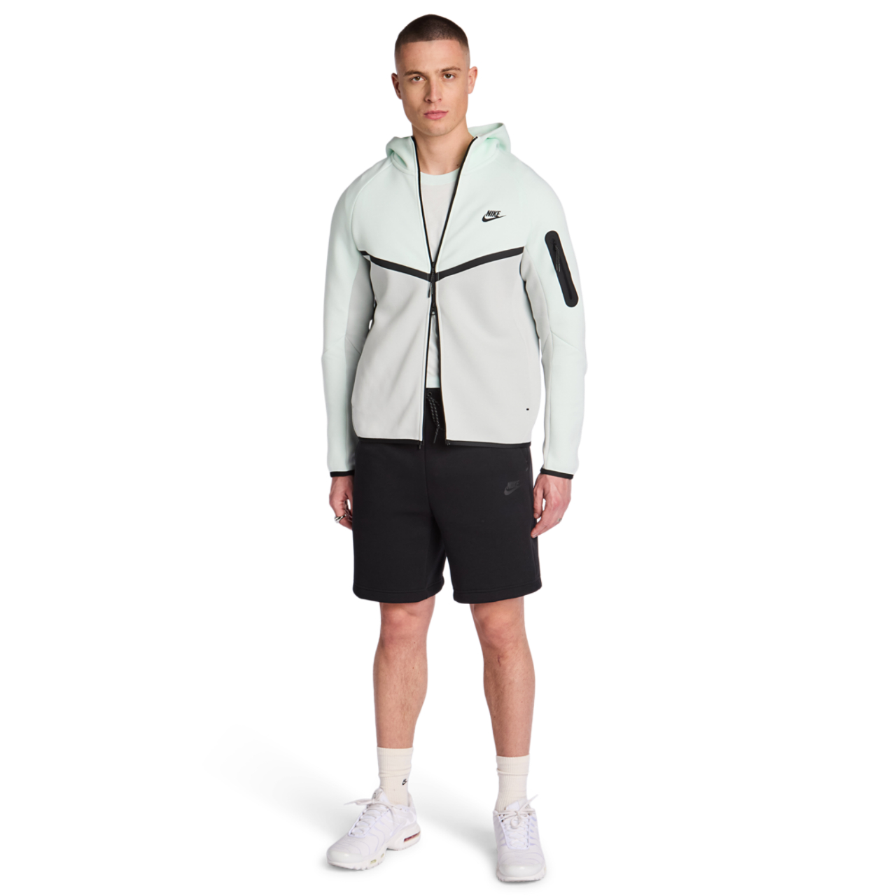 Nike Tech Fleece Image 2 sur 6. Appuyez pour ouvrir la galerie de photos.