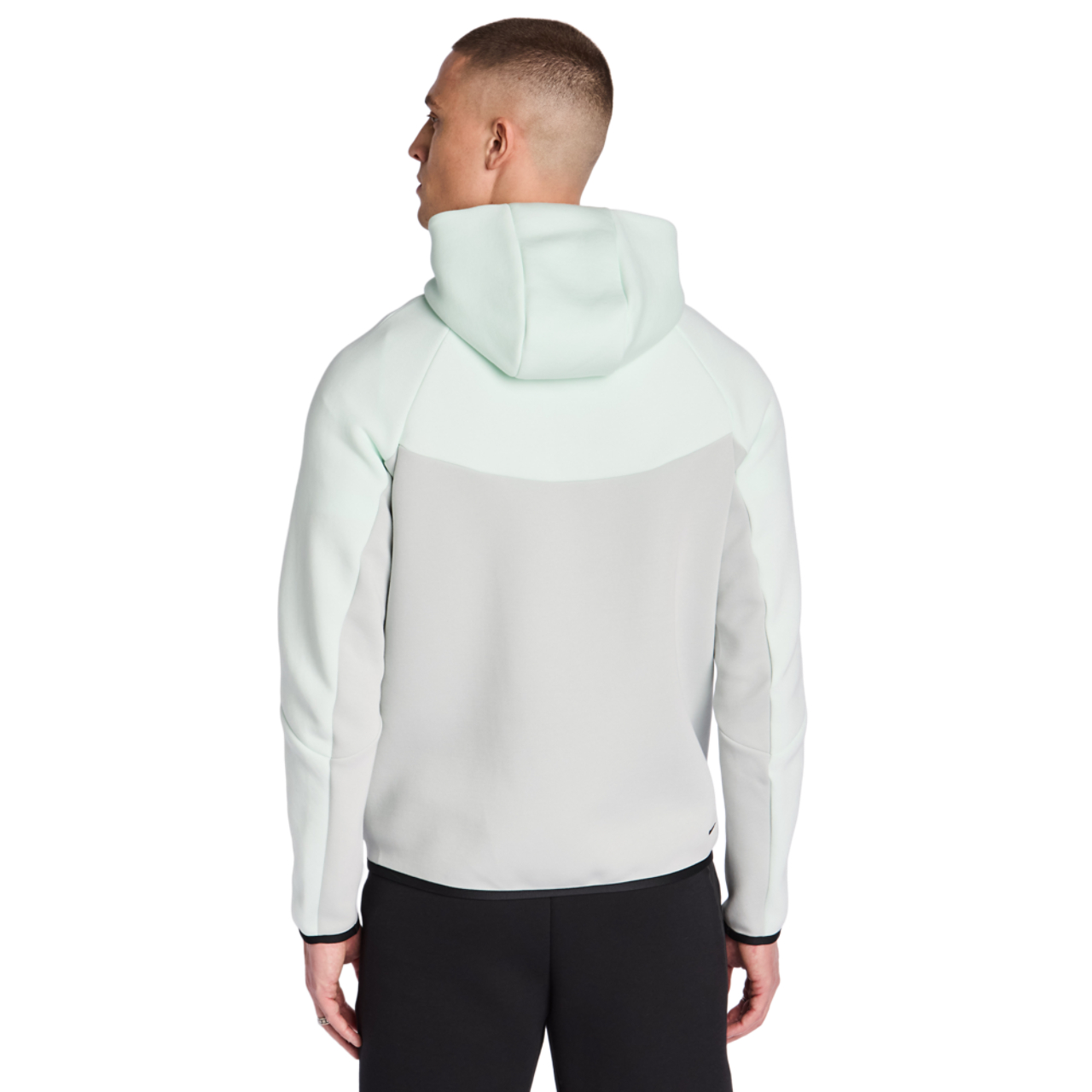 Nike Tech Fleece Image 4 sur 6. Appuyez pour ouvrir la galerie de photos.