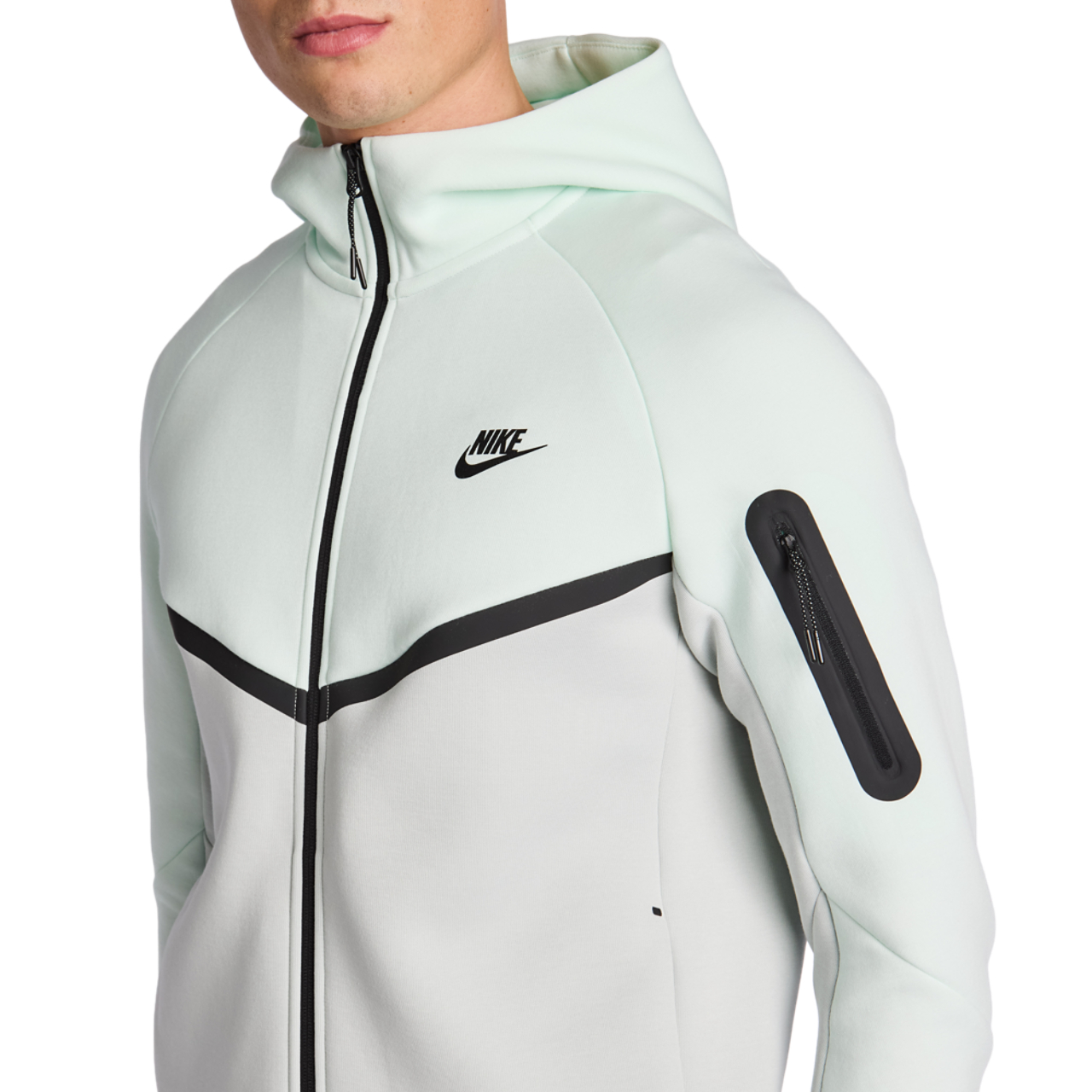 Nike Tech Fleece Image 5 sur 6. Appuyez pour ouvrir la galerie de photos.