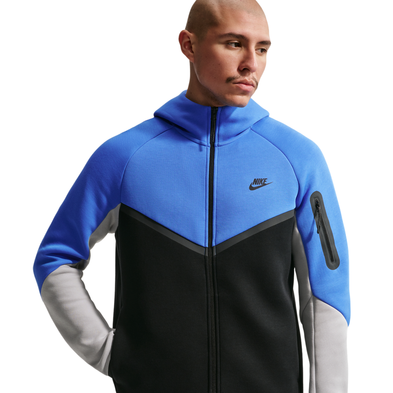 Nike Tech Fleece Bild 1 von 4. Antippen, um die Fotogalerie zu öffnen.