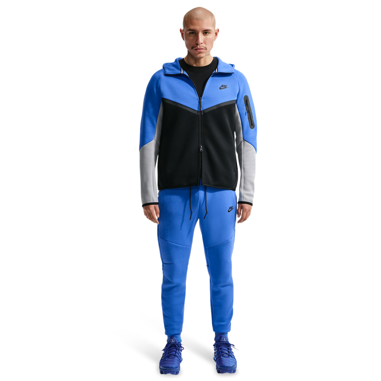 Nike Tech Fleece Bild 3 von 4. Antippen, um die Fotogalerie zu öffnen.