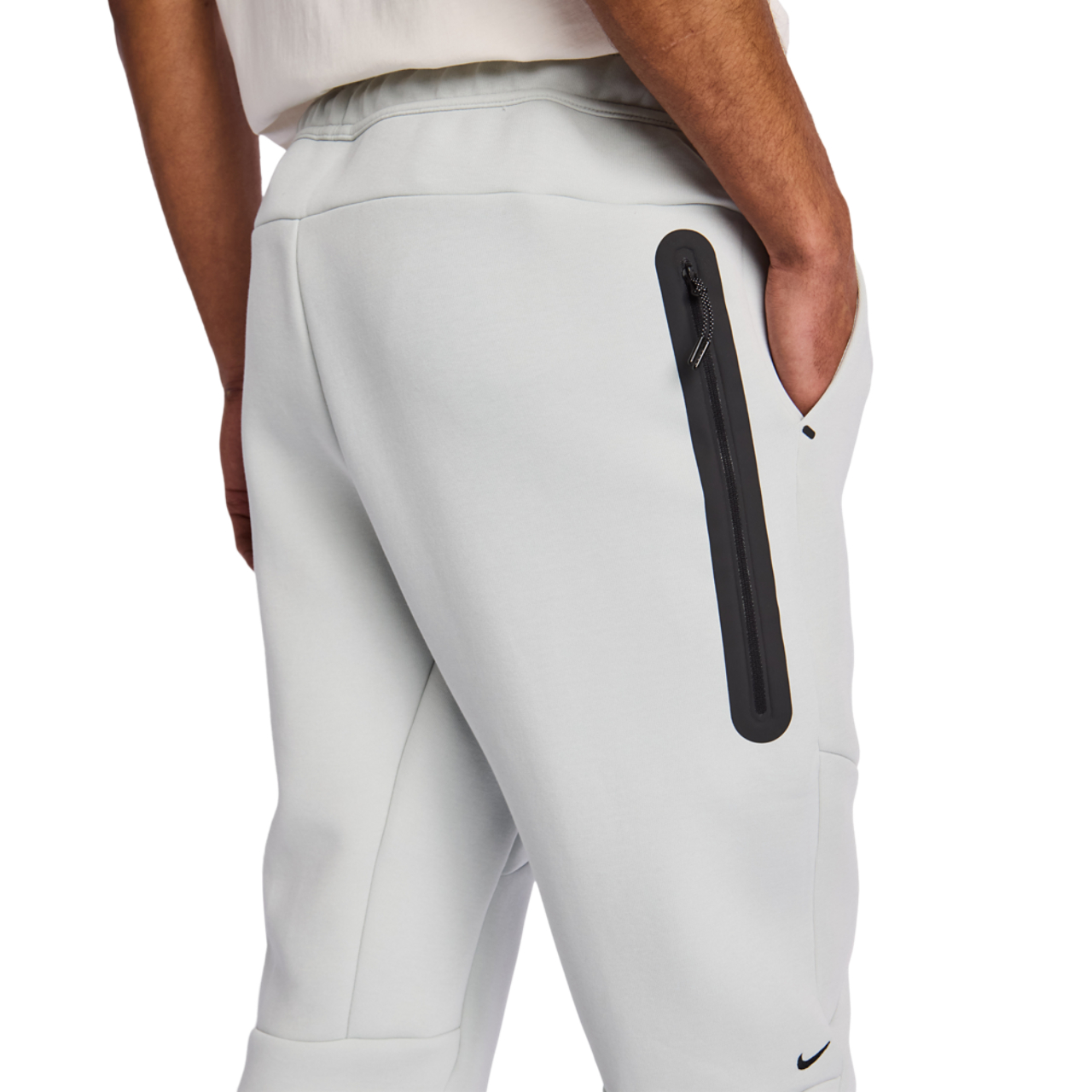 Nike Tech Fleece Image 5 of 5. Tap to open photo gallery.
