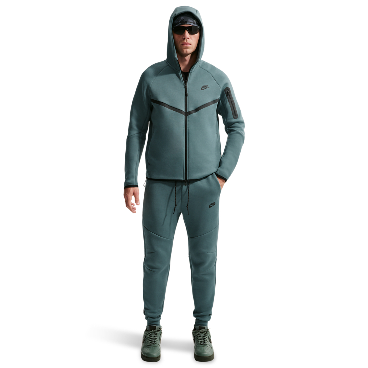 Nike Tech Fleece Image 2 of 4. Tap to open photo gallery.