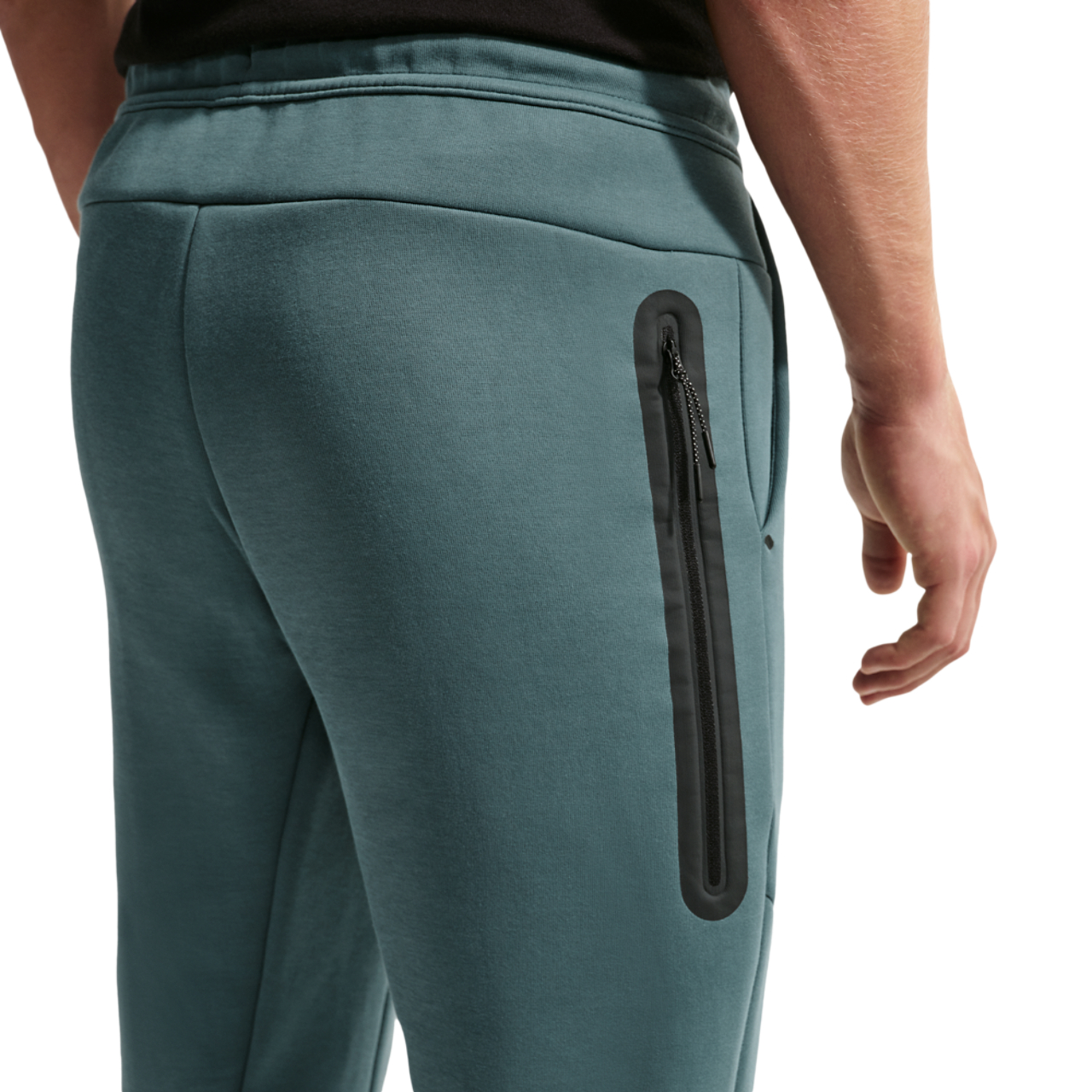 Nike Tech Fleece Image 4 of 4. Tap to open photo gallery.