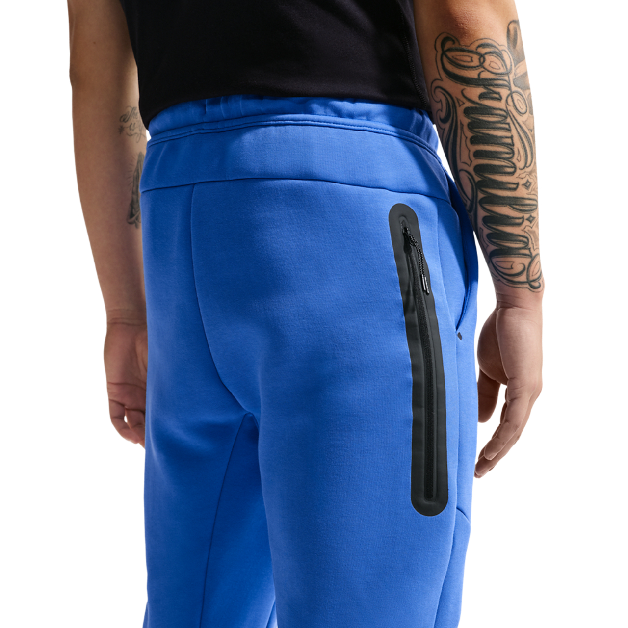 Nike Tech Fleece Image 4 of 4. Tap to open photo gallery.