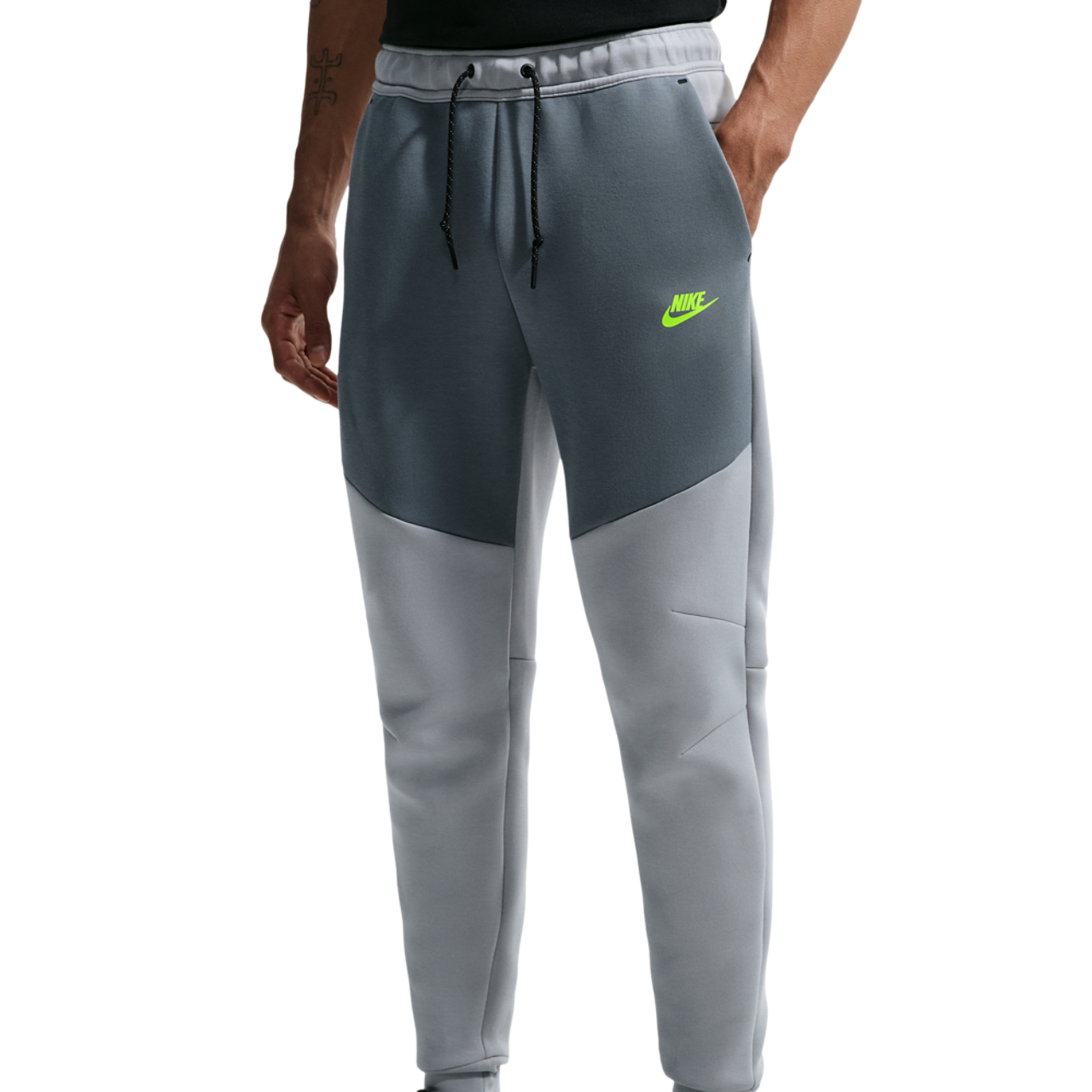Nike Tech Fleece Image 1 of 4. Tap to open photo gallery.