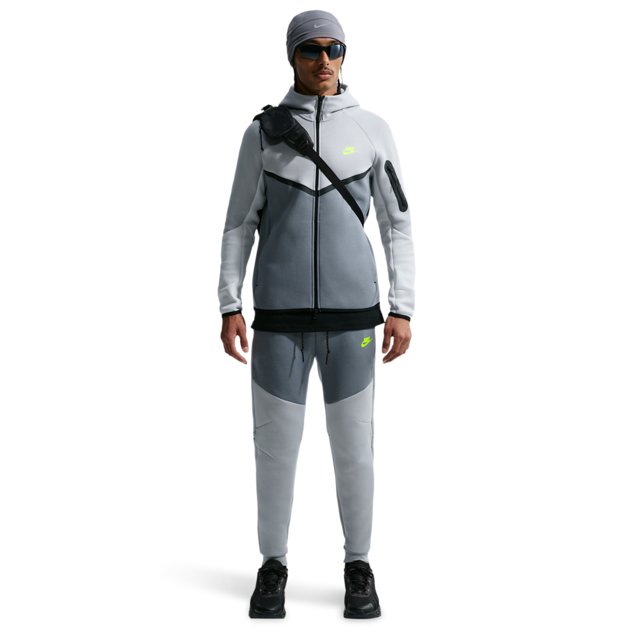 Nike Tech Fleece Image 2 of 4. Tap to open photo gallery.