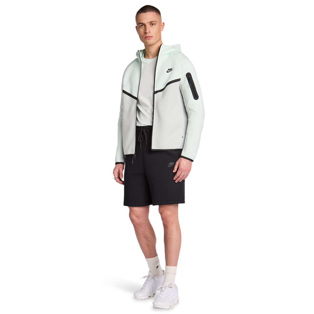 Nike Tech Fleece Image 2 sur 5. Appuyez pour ouvrir la galerie de photos.
