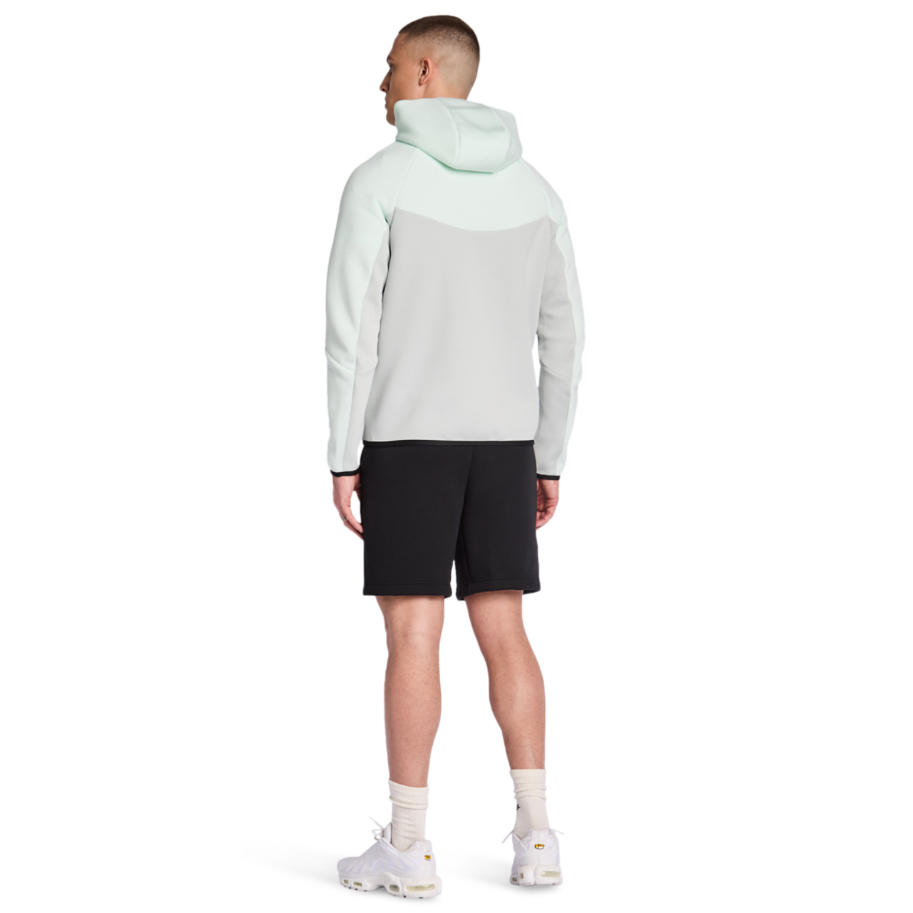 Nike Tech Fleece Image 3 sur 5. Appuyez pour ouvrir la galerie de photos.