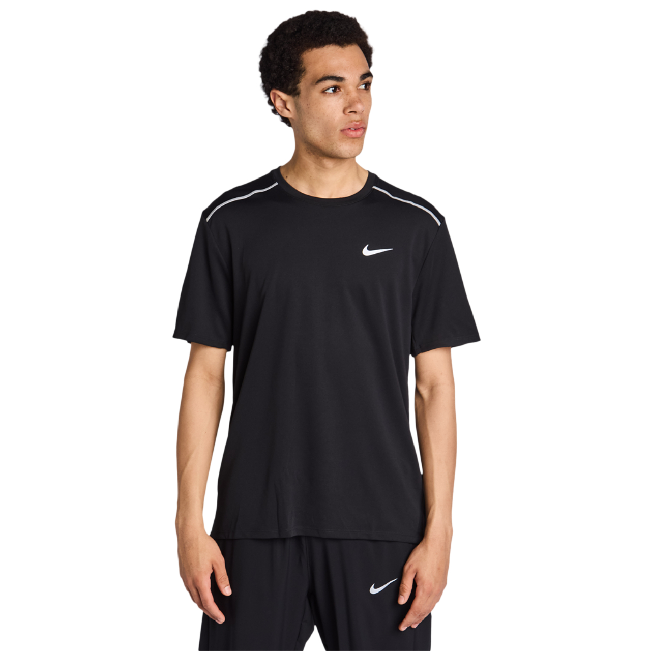 Nike Miler Bild 1 von 5. Antippen, um die Fotogalerie zu öffnen.