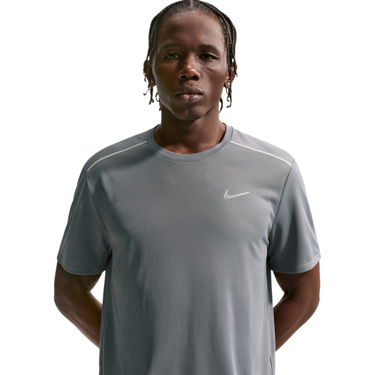 Nike Miler Bild 1 von 3. Antippen, um die Fotogalerie zu öffnen.