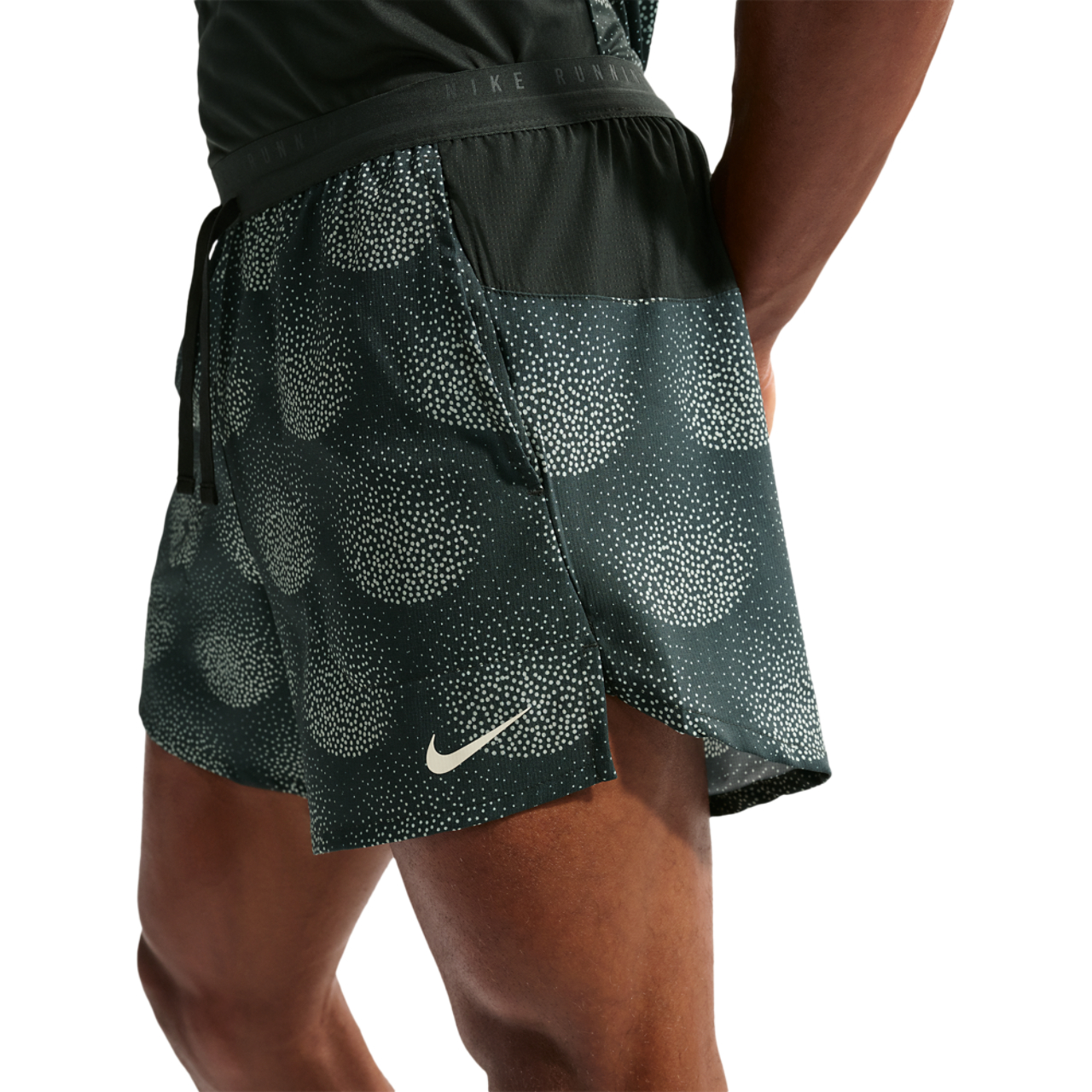 Nike Stride Image 1 sur 4. Appuyez pour ouvrir la galerie de photos.