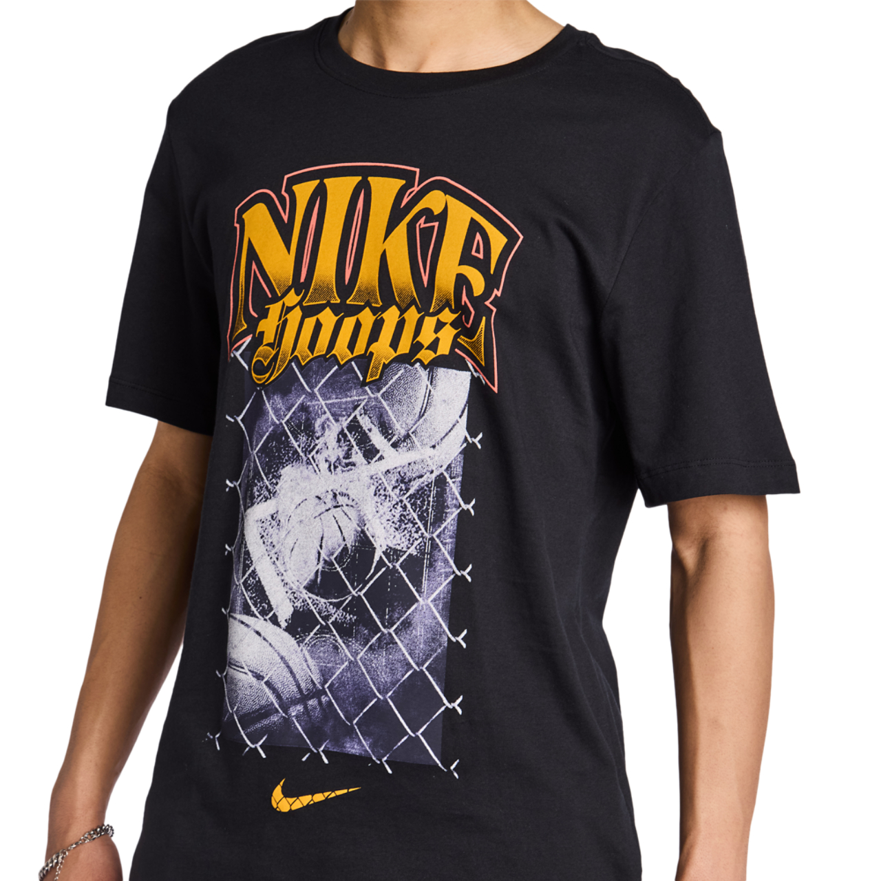 Nike Gfx Bild 5 von 5. Antippen, um die Fotogalerie zu öffnen.