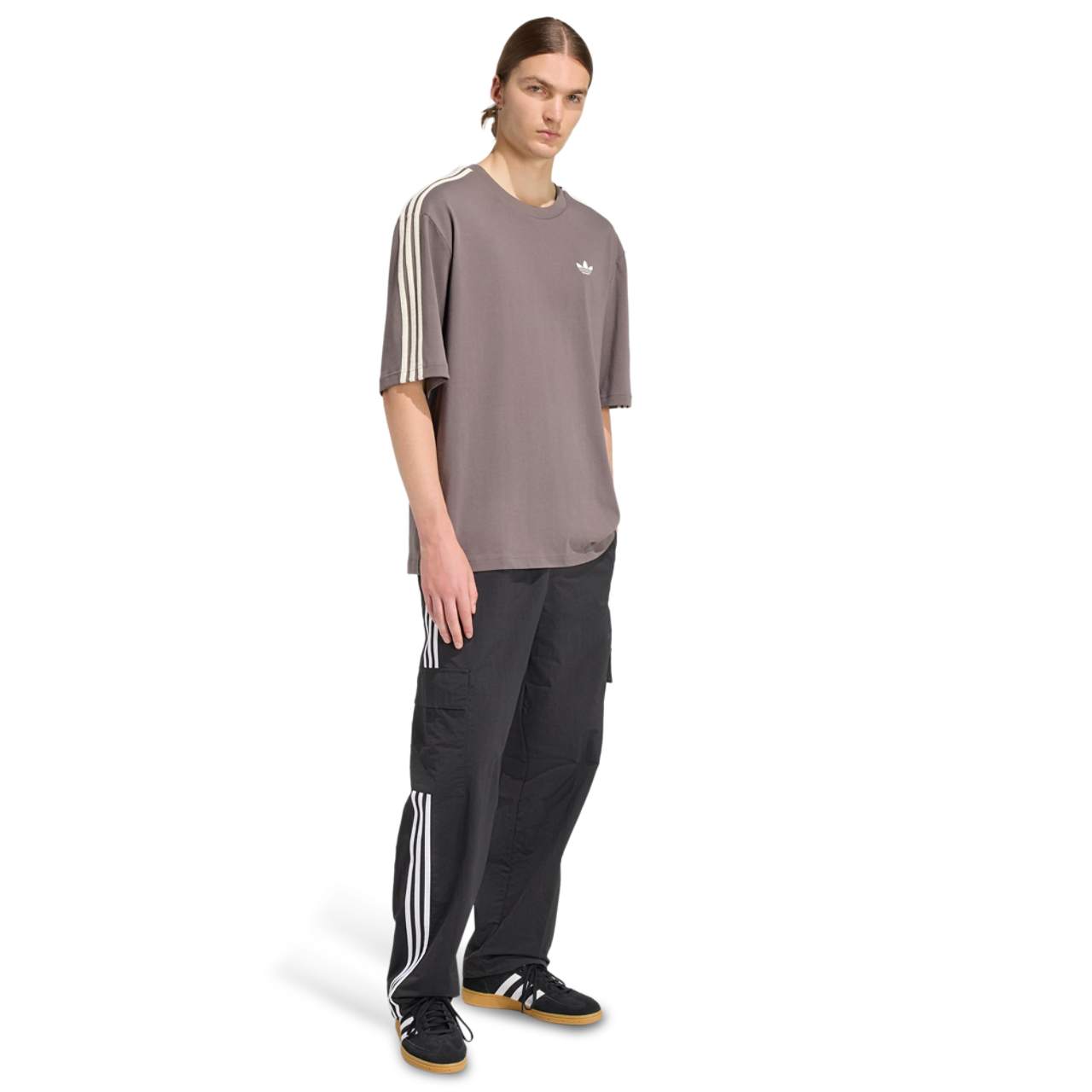 adidas Adicolor 3-Stripes Oversized T-shirt Imagen 2 de 5. Toque para abrir la galería de fotos.