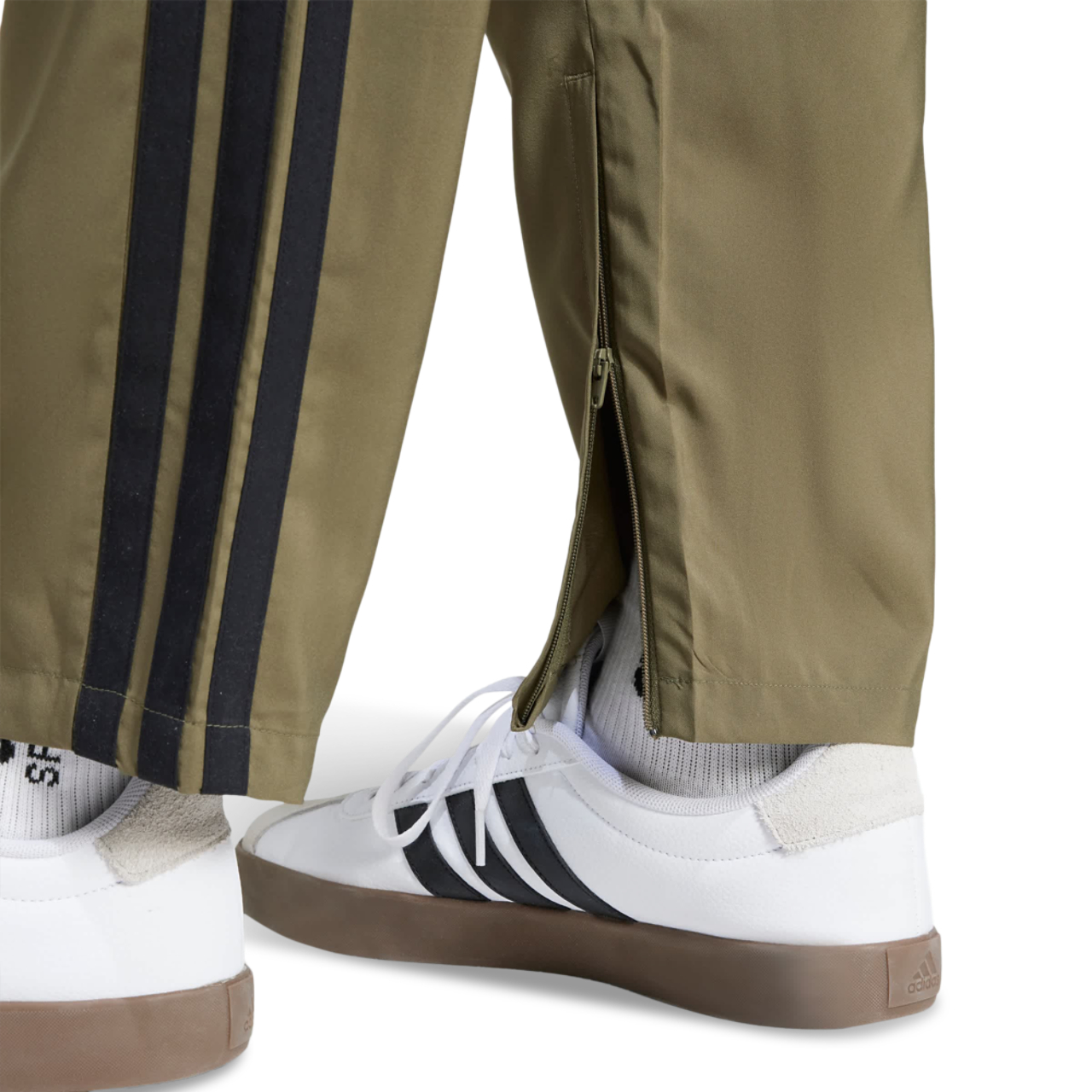adidas Essentials 3-Stripes Joggers Open Hem Bild 3 von 4. Antippen, um die Fotogalerie zu öffnen.