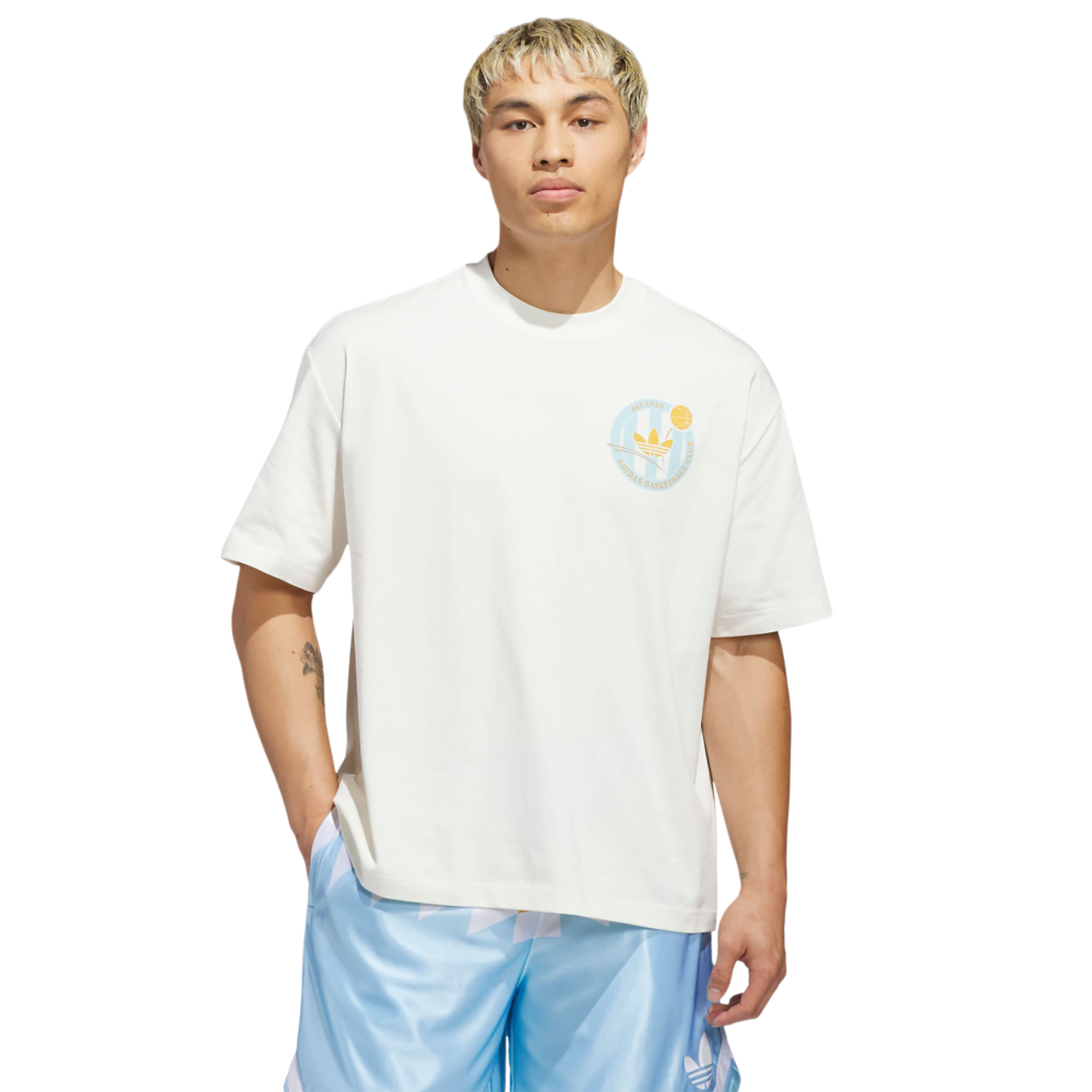 adidas Originals Basketball Crest T-shirt Afbeelding 1 van 5. Tik om de fotogalerij te openen..