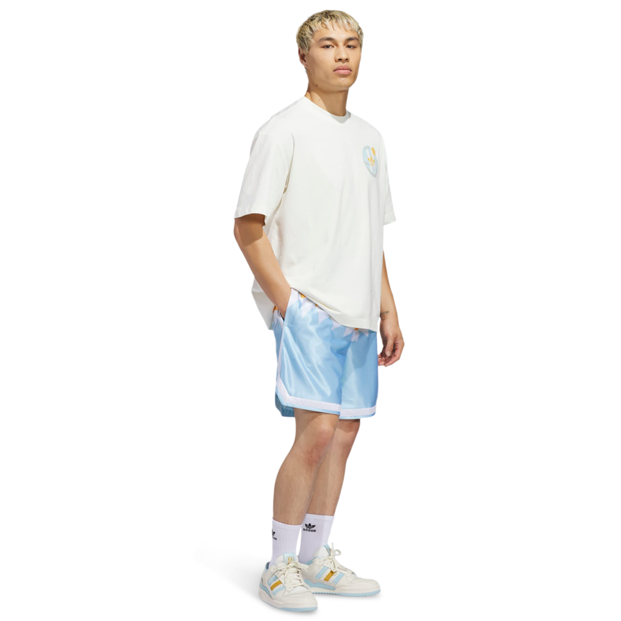 adidas Originals Basketball Crest T-shirt Afbeelding 2 van 5. Tik om de fotogalerij te openen..