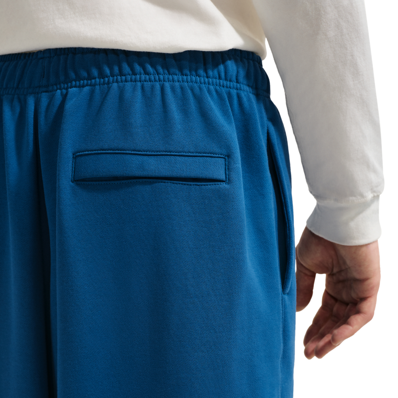 Nike Sportswear Club Oversized French Terry Image 2 sur 5. Appuyez pour ouvrir la galerie de photos.