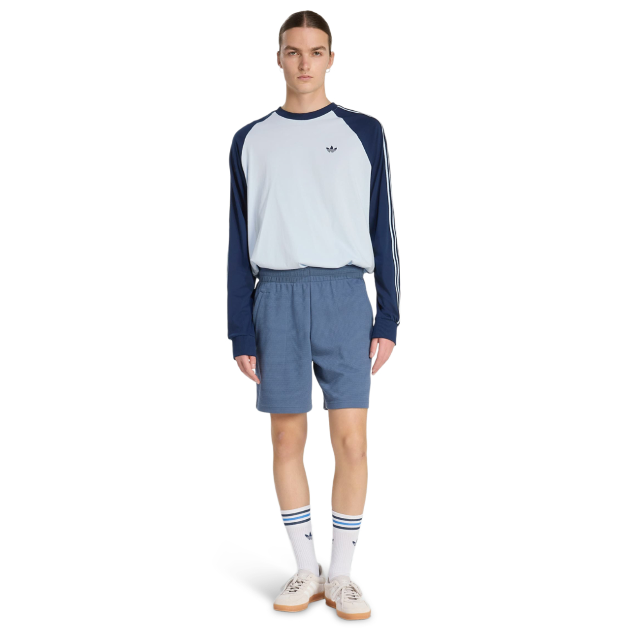 adidas Britcore Long Sleeve Cali T-shirt Afbeelding 2 van 4. Tik om de fotogalerij te openen..