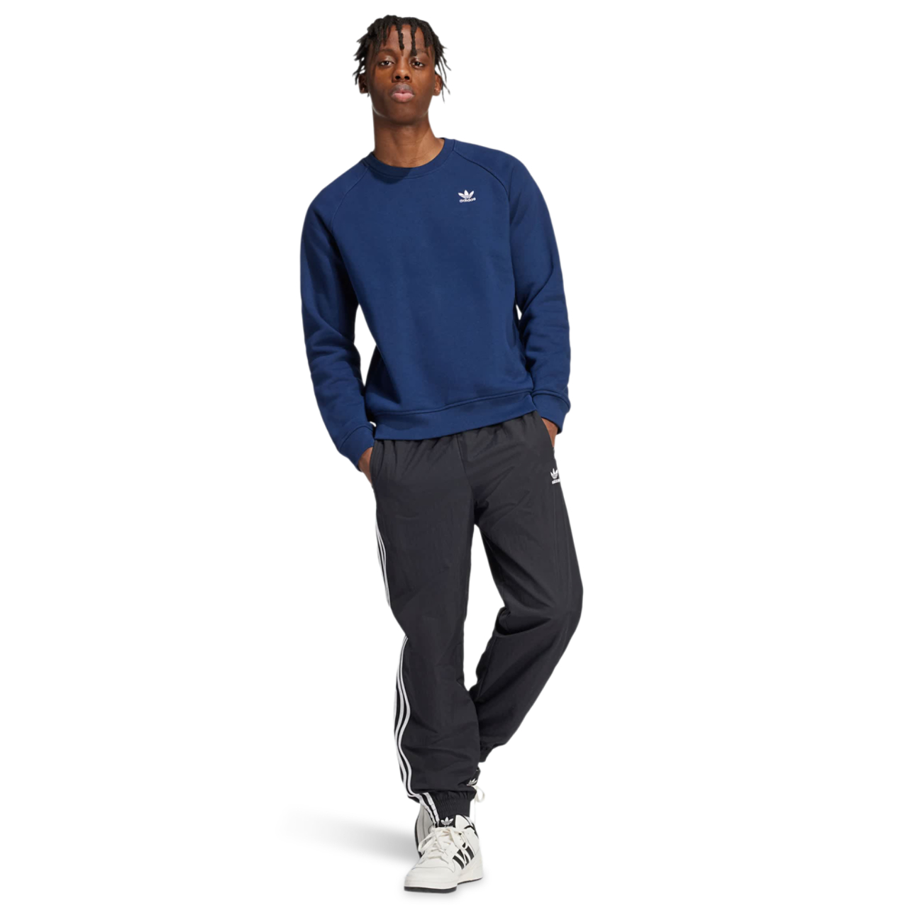 adidas Trefoil Essentials Crew Sweatshirt Bild 2 von 4. Antippen, um die Fotogalerie zu öffnen.