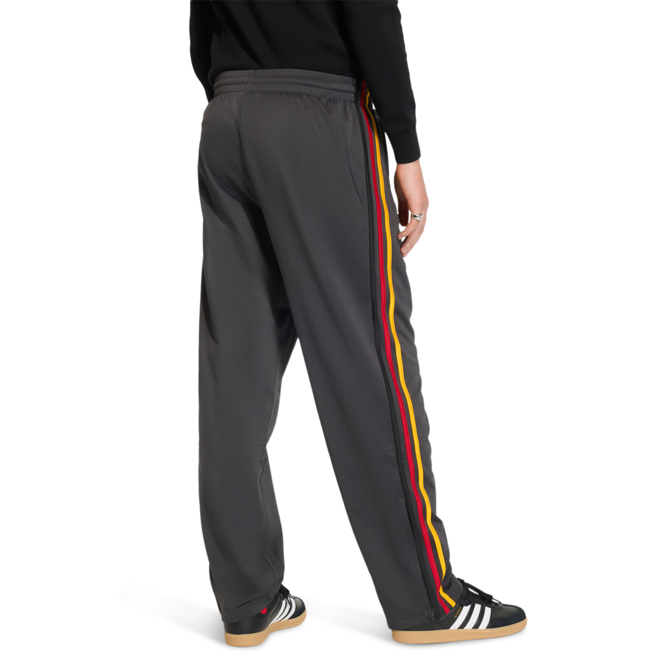 adidas Firebird Track Tracksuit Bottoms Immagine 4 di 4. Tocca per aprire la galleria fotografica.