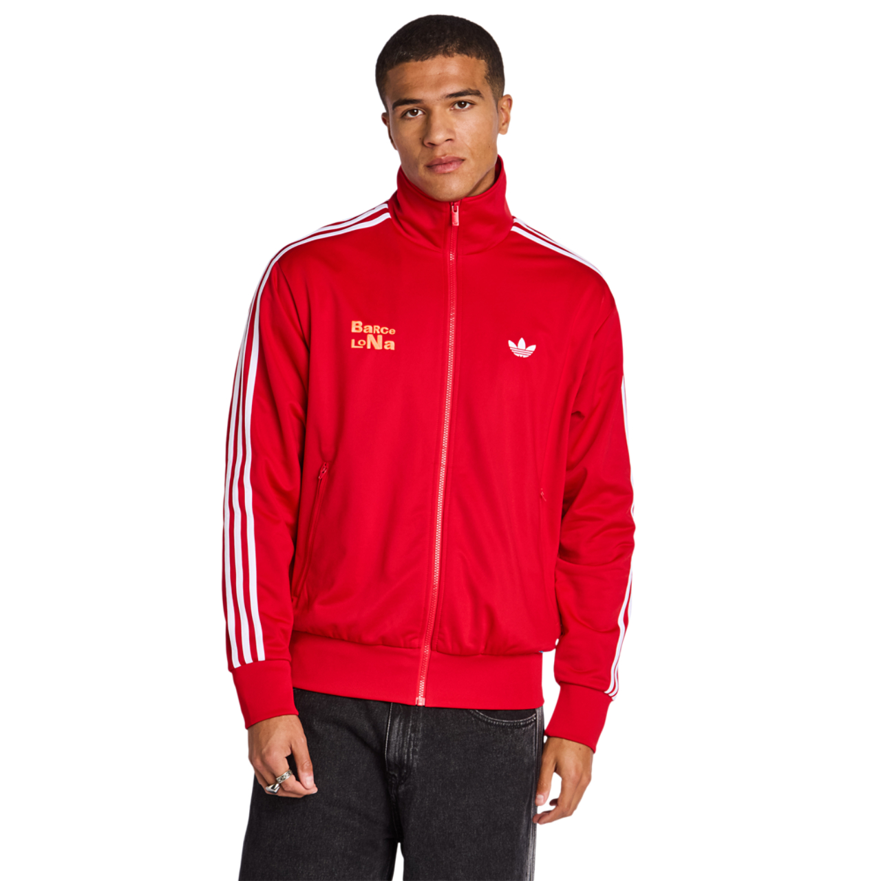adidas Bad Bunny Firebird Imagen 1 de 7. Toque para abrir la galería de fotos.