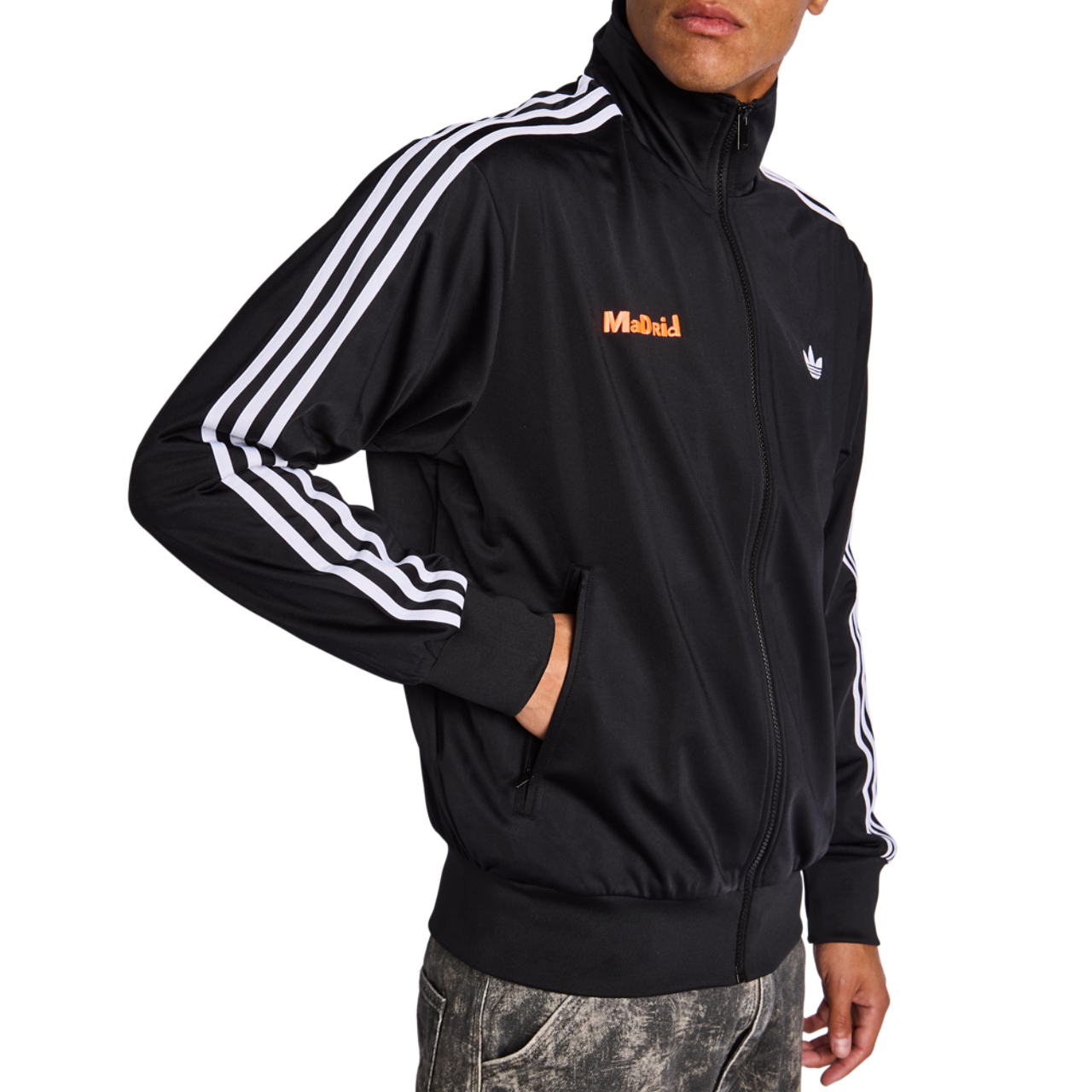 adidas Bad Bunny Firebird Imagen 5 de 5. Toque para abrir la galería de fotos.